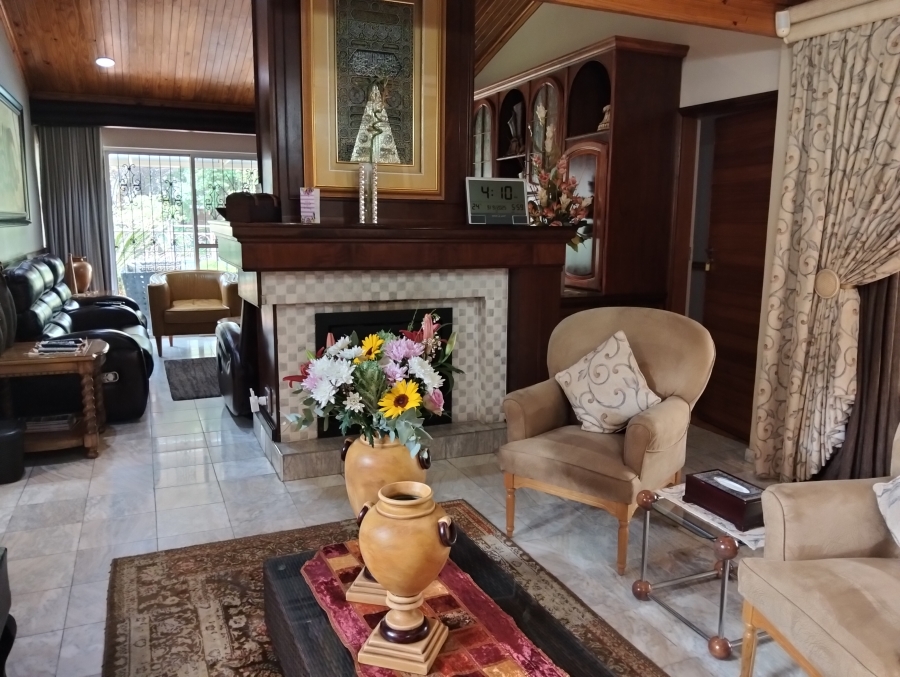 4 Bedroom Property for Sale in Van Der Hoff Park North West